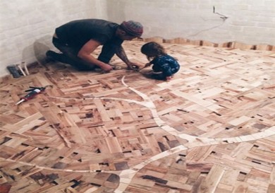 Kiệt tác trên sàn gỗ tự tay làm của ông bố trẻ khiến nhiều người lác mắt